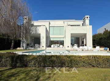 Casa · 460m² · 7 Ambientes · Casa en Venta en El Golf, Nordelta, Tigre
