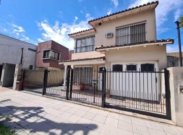 Casa · 161m² · 5 Ambientes · 1 Cochera · Casa Chalet en Venta en Victoria, San Fernando, G. B. a. Zona Norte