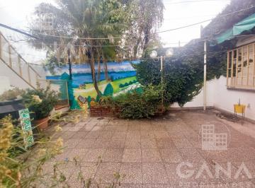 Casa · 87m² · 5 Ambientes · 1 Cochera · Venta de Casa 2 Dorm. Cochera Patio Apto Credito
