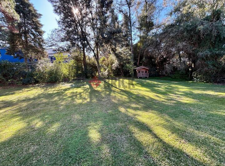 Terreno · 800m² · 6 Ambientes · 4 Cocheras