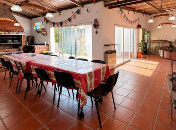 PH · 168m² · 4 Ambientes · PH Tipo Casa 4 Amb con Quincho de 84 m², Patio y Balcón — Sin Expensas — Ciudadela