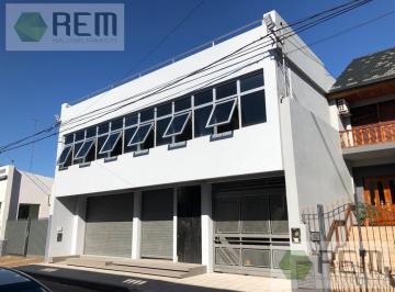Local comercial · 423m² · 8 Cocheras · Local en Pleno Centro de Lujan