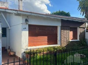 Casa · 110m² · 3 Ambientes · Venta Casa 3 Ambientes y Departamento 2 Ambientes Al Fondo en Ituzaingo Norte