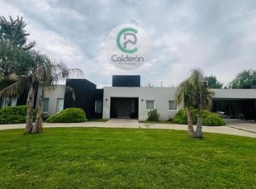 Casa · 230m² · 5 Ambientes · 8 Cocheras · Casa en Alquiler Anual Comarcas de Lujan. Santa Irene