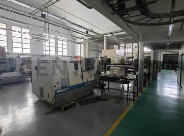 Bodega-Galpón · 980m² · 5 Cocheras · Venta de Depósito o Galpón en Villa Lugano 20 X49 m