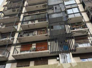 Departamento de 5 ambientes, Quilmes · Departamento de Cuatro Ambientes con Doble Balcón y Dependencia de Servicio en Inmejorable Ubicacion