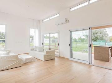 Casa · 142m² · 4 Ambientes · 1 Cochera · Venta Casa 4 Ambientes a Estrenar en Miralagos II