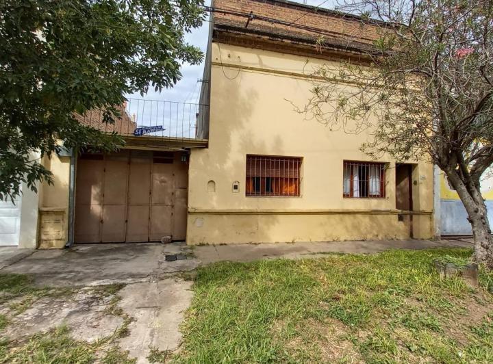 Casa · 200m² · 3 Ambientes · 1 Cochera