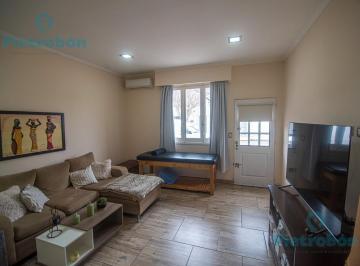 Casa · 187m² · 3 Ambientes · 1 Cochera · Venta de Casa con Local Independiente