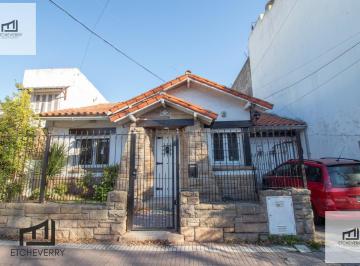 Casa · 70m² · 3 Ambientes · Alquiler Casa - Apto Profesional o Local Comercial