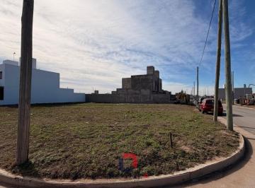 Terreno · 300m² · Lote en Campos de Manantiales (Apto Duplex)