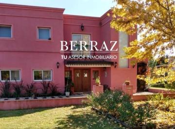 Casa · 280m² · 6 Ambientes · 2 Cocheras · Casa Alquiler Temporal 4 Ambientes en Estancias del Pilar, La Argentina Lote de 1600 m²