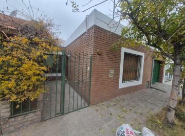 Casa de 5 ambientes, Neuquén · Casa en Venta, 2 Dorm., Barrio Maria Auxiliadora