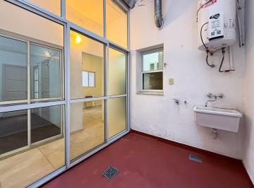 Casa · 83m² · 4 Ambientes · Alquiler – Casa Al Frente de 1 Dormitorio Comodín | Zona Centro, Rosario.