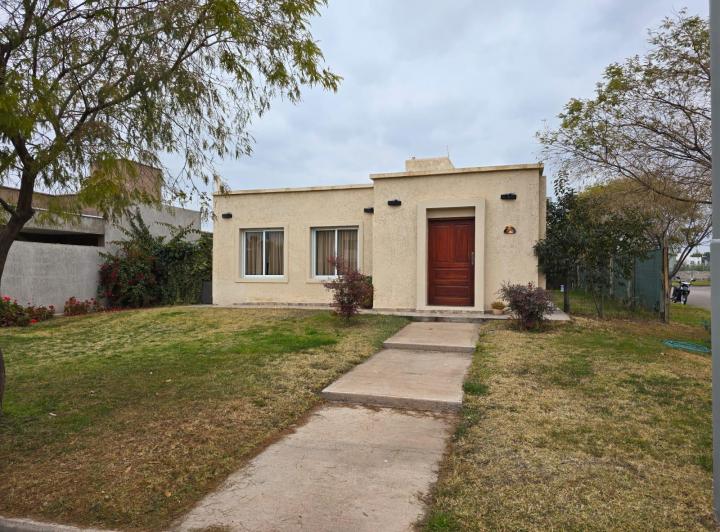 Casa · 150m² · 5 Ambientes · 1 Cochera
