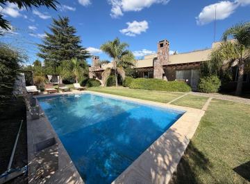 Quinta vacacional · 350m² · Complejo de Cabañas en Lobos