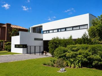 Casa de 5 ambientes, Esteban Echeverría · Imponente Casa Minimalista en Barrio Cerrado El Centauro - Canning. Apta Crédito