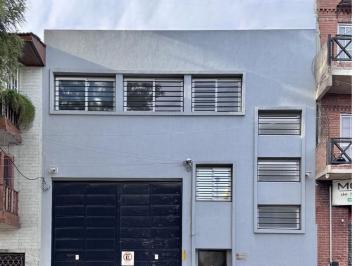 Bodega-Galpón , Lanús · En Alquiler Galpon Impecable Estado Sobre Av con Oficinas Al Frente Sobre Lote 8,66 X 23