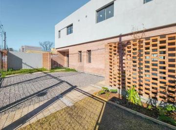 Casa · 143m² · 4 Ambientes · 2 Cocheras · Venta Casa de 3 Dromitorios 3 Baños a Estrenar en El Barrio Tierra Nueva Fisherton