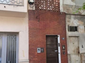 Departamento de 2 ambientes, Rosario · Alquiler Departamento de Pasillo de 2 Dorm., Patio Cubierto y Terraza Santiago 1200, Rosario
