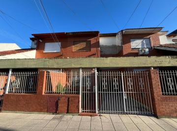 Casa · 94m² · 4 Ambientes · 1 Cochera · Hermoso Duplex - 4 Ambientes - Luminoso - Cochera - Patio