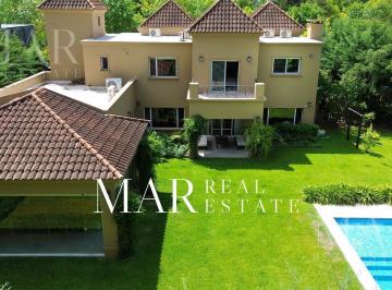 Casa · 387m² · 8 Ambientes · 2 Cocheras · Casa en Venta y Alquiler, 4 Dorm. Escritorio Dep. Barrio Altamira, Tigre