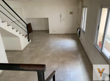 Departamento · 80m² · 3 Ambientes · Departamento en Alquiler - 2 Dorm. 1 Baño - 100 m - Flores