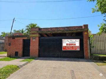 Casa · 70m² · 4 Ambientes · 2 Cocheras · Casa en Alquiler - Camino del Peru 2039 - B° Congreso