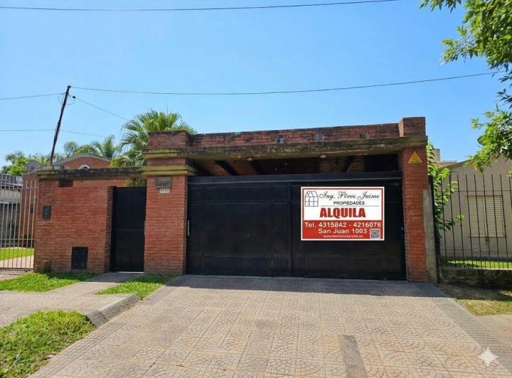 Casa · 70m² · 4 Ambientes · 2 Cocheras