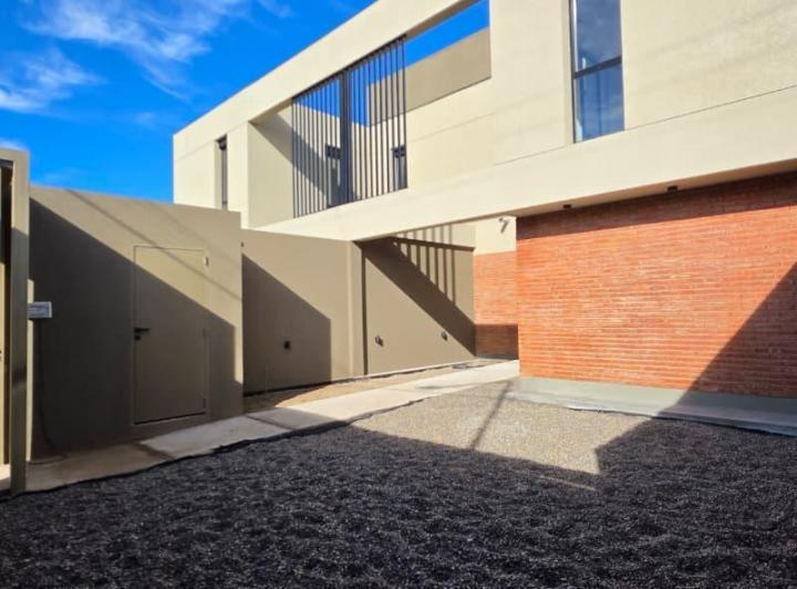 Casa · 119m² · 3 Ambientes · 2 Cocheras
