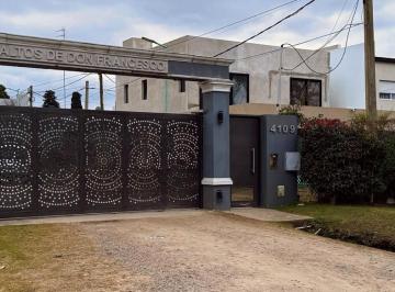 Porton de entrada · Lote en Venta – Altos de Don Francesco - La Plata