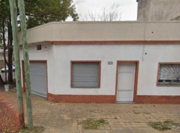 Casa · 121m² · 4 Ambientes · 1 Cochera · Casa en Venta
