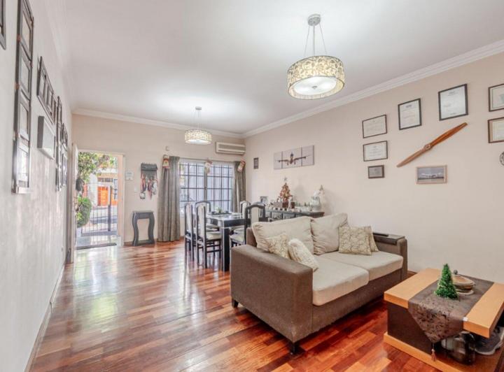 Casa · 99m² · 4 Ambientes · 1 Cochera