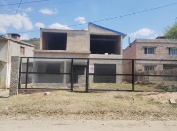 Casa · 244m² · 8 Ambientes · 1 Cochera · Venta Casa a Terminar Rio Ceballos
