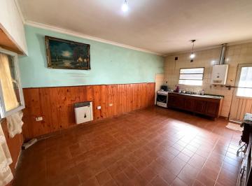 Casa · 93m² · 4 Ambientes · 1 Cochera · Casa en Venta 2 Dormis - Cochera - Patio B°sgto Cabral