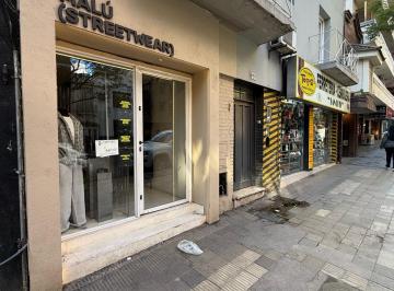 Local comercial · 30m² · 2 Ambientes · Sobre Pueyrredon Al 100 Inmejorable