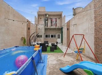 Casa · 130m² · 4 Ambientes · 1 Cochera · Venta Casa en Lomas de Zamora, 4 Amb. Patio/coch.