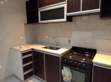 Departamento · 70m² · 5 Ambientes · Alquiler de Departamento de 2 Dorm. en Santiago del Estero Al 100, Salta Capital