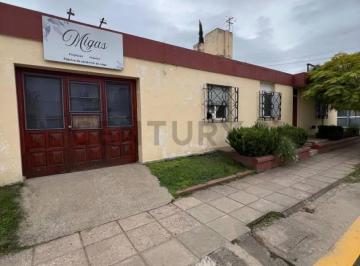 Casa · 180m² · 5 Ambientes · 1 Cochera · Apto Credito, 3 Dorm con Patio y Cochera