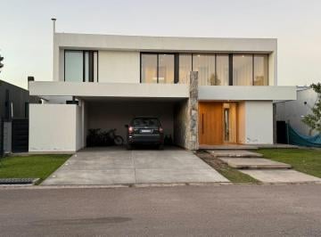 Casa de 7 ambientes, Rodeo de la Cruz · Casa en Venta Barrio Privado Cortaderas II Rodeo de La Cruz Guaymallen
