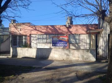 Casa · 300m² · 7 Ambientes · 1 Cochera · Casa de 3 Dorm.