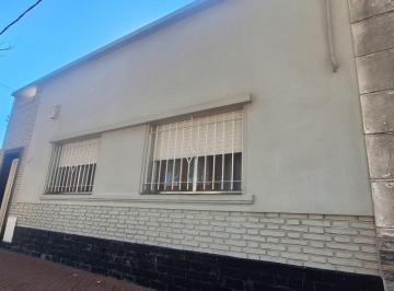 Casa · 97m² · 7 Ambientes · Casa de 3 Dorm. en Venta