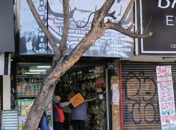 Local comercial · 184m² · Amplio Local Comercial en Venta Moron Norte 50 m Ff. Cc