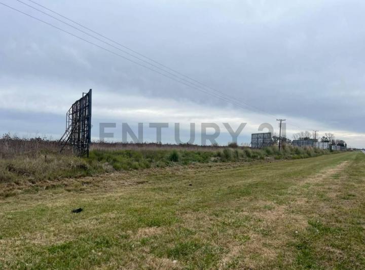 Terreno · 2325m²