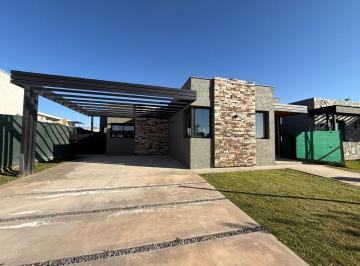 Casa · 220m² · 4 Ambientes · 1 Cochera · Casa en Venta Barrio Alma Gardenia Lujan de Cuyo