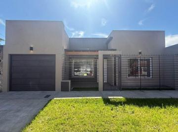 Casa · 118m² · 3 Ambientes · 2 Cocheras · Venta Casa 3 Ambientes a Estrenar en Ituzaingó Sur