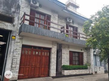 Casa · 213m² · 6 Ambientes · 2 Cocheras · Venta | Casa 4 Dorm. - Ituzaingó 1300 - Abasto Rosario