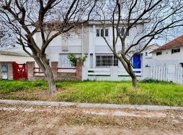 Casa · 100m² · 6 Ambientes · 1 Cochera · Casa en Monte Hermoso