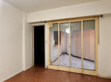 Departamento · 32m² · 2 Ambientes · Dpto. 2 Amb. Zona Facultad. Pb C/patio.