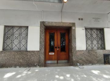 Departamento · 66m² · 3 Ambientes · 3 Amb Fte - 2 Balcones - Apto Profesional - 72 m²